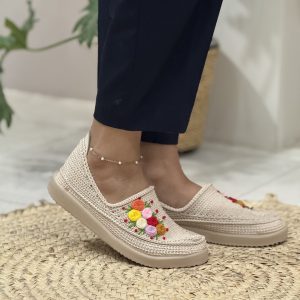 گيوه گلدار كرم