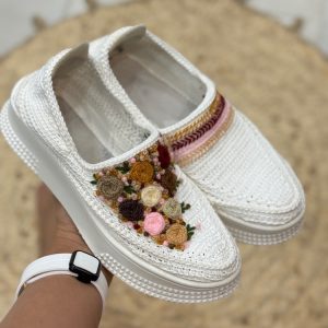 گیوه گلدوزی شلوغ